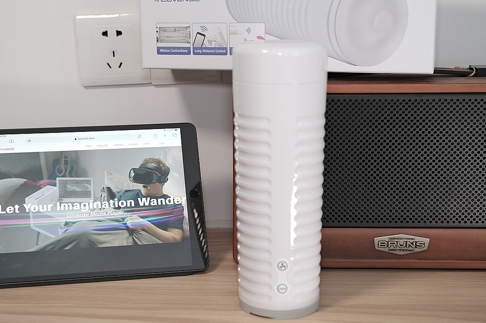 Lovense Max 2 Masturbator, bluetooth vibračný masturbátor